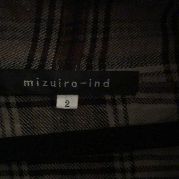 Top - Picture 2 of 2